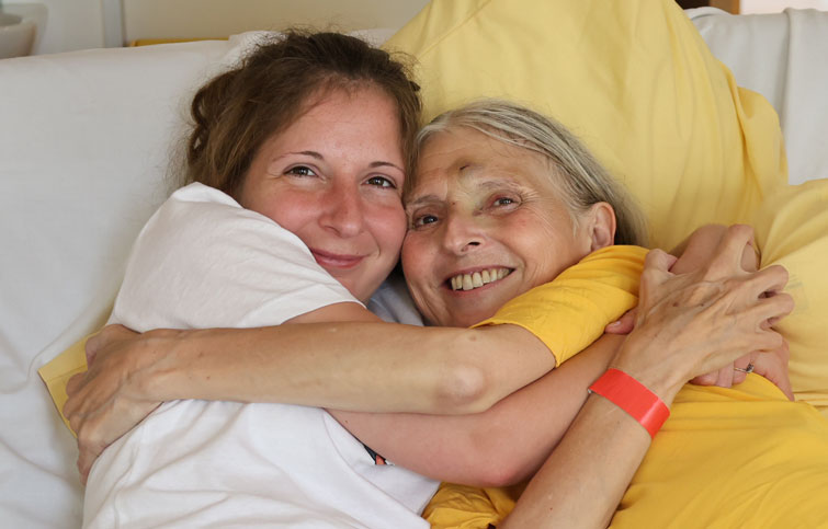 Image: Catherine and her daughter at St Helena Hospice