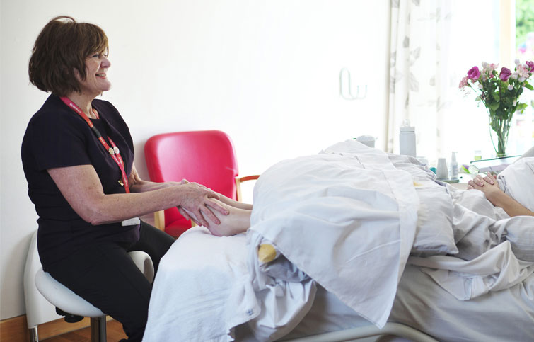 Image: complementary therapies at St Helena Hospice